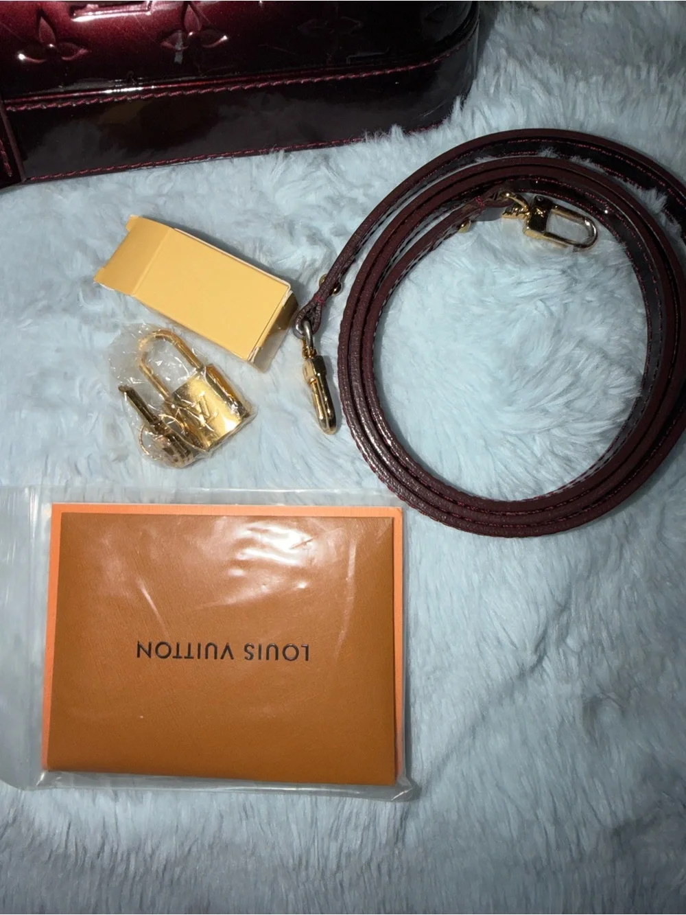 Louis Vuitton compact alma